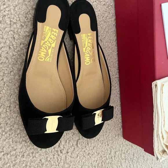 Salvatore Ferragamo Black 'Emile' bow suede mules slide flats Size 6.5C - Picture 6 of 11